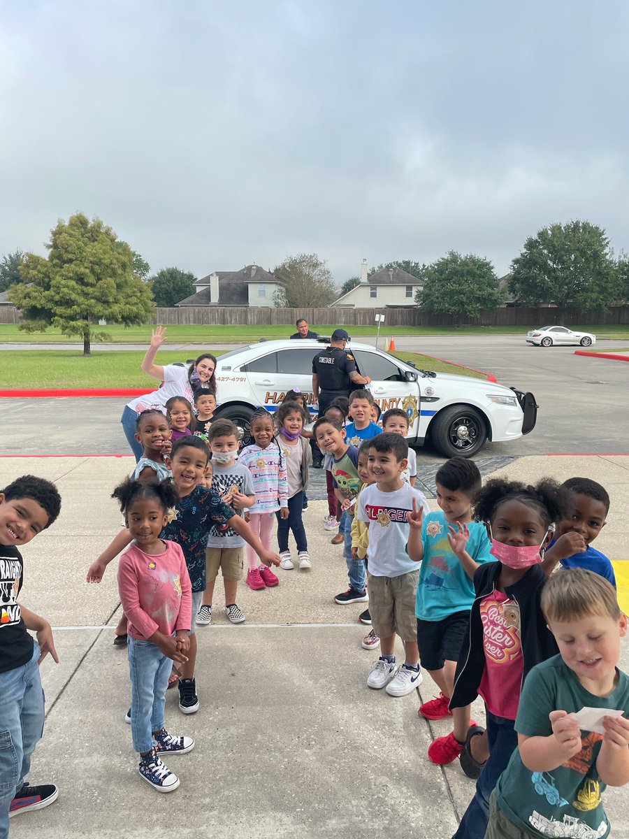 CubbyBearReport's tweet photo. Cravens celebrates First Responders! https://t.co/Ayb80I5nox