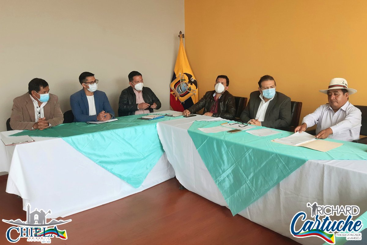 #Chilla📍| El Gerente del <a href="/BDEcuadorBP/">Banco de Desarrollo del Ecuador B.P.</a> Zonal Sur, Jorge Zarate, junto a su equipo técnico, mantuvieron una reunión de trabajo en nuestro cantón. 

Nuestros técnicos socialización el  proyecto de agua potable y alcantarillado que se busca financiar y ejecutar en el cantón.