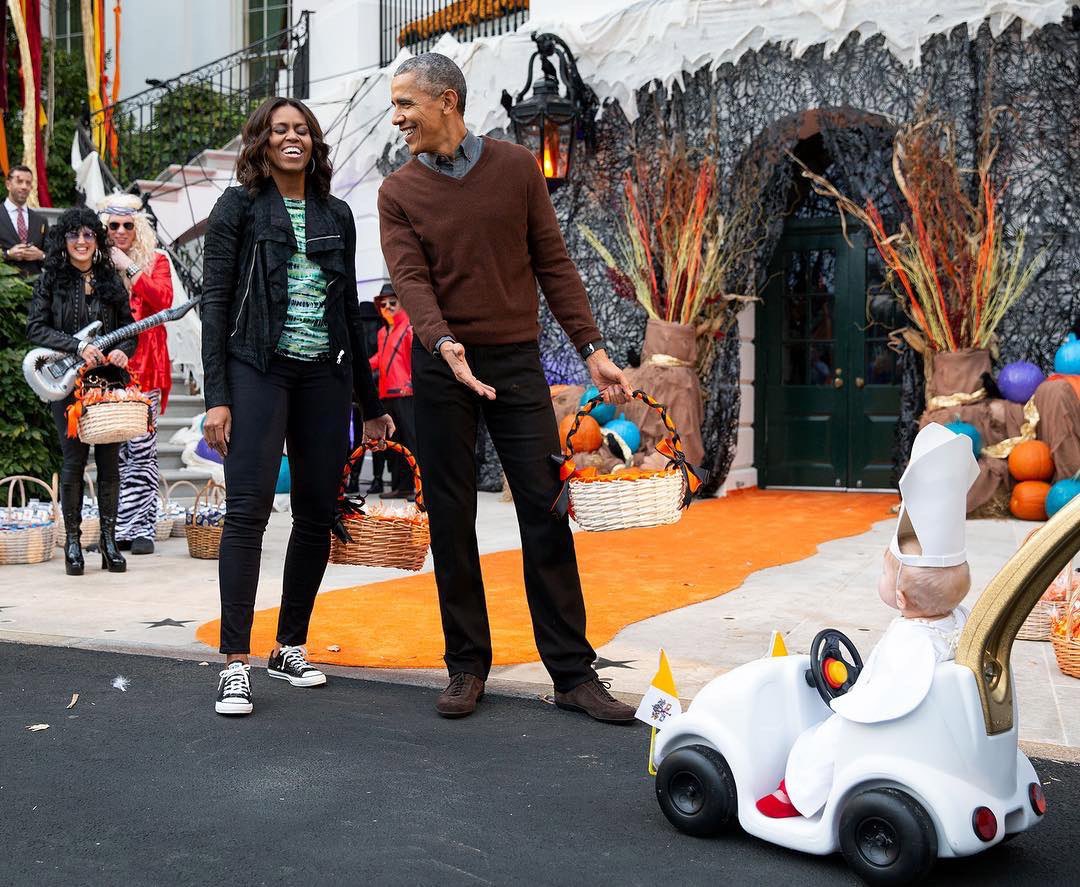 MichaelLomio's tweet photo. Favorite Halloween picture of my favorite first couple. #ThePopeIsDope #PopeAndChange #ThePopeMobile https://t.co/PNGawCJBcM
