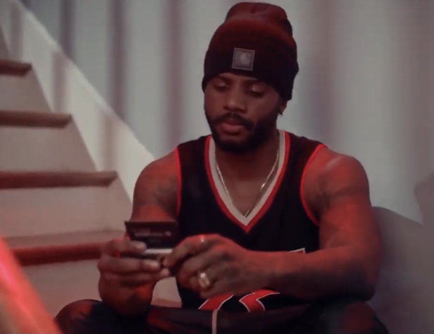 jackharlowfp's tweet photo. bro rly had no idea how to use that phone💀💀 @brysontiller @jackharlow #luvisdro https://t.co/DHjDio3JeO