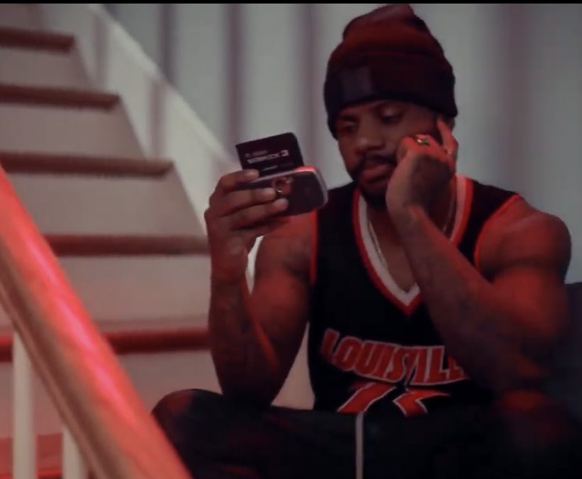 jackharlowfp's tweet photo. bro rly had no idea how to use that phone💀💀 @brysontiller @jackharlow #luvisdro https://t.co/DHjDio3JeO