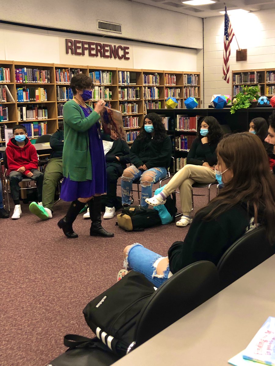 URHSLibrary's tweet photo. Mrs. Thomas’s English class visited the Lion Library today for story time &amp; to learn about story structure 📖 #UnityReeders https://t.co/LIxOkkW26d