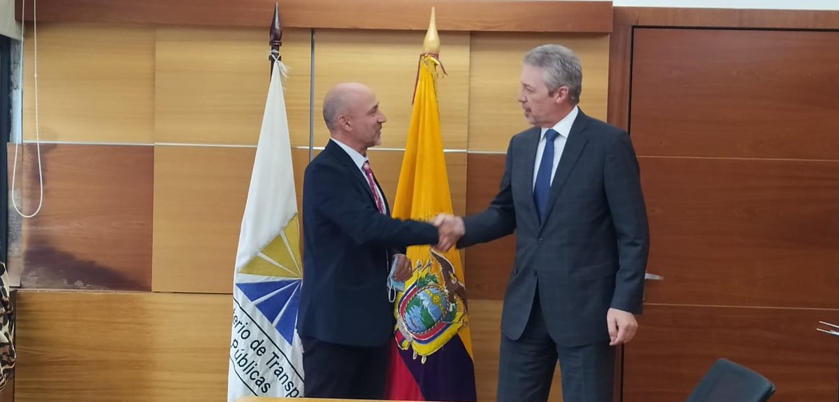 ONUHabitatAndin's tweet photo. 🇪🇨| Nos encontramos reunidos con el Viceministro de @ObrasPublicasEc, articulando institucionalmente el proceso de implementación de los proyectos estratégicos de la #AHSE. https://t.co/p033khzK0f