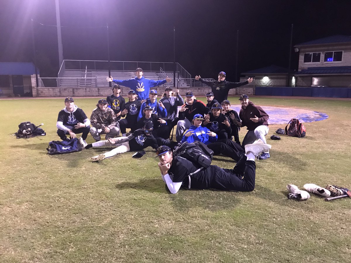 VU_baseball's tweet photo. Late night practice before Game 1 of the Steak and Hot Dog World Series tomorrow. First pitch scheduled for 3:30pm 

Team McGlovin vs Team Dooter Dans https://t.co/4eK285n2VY