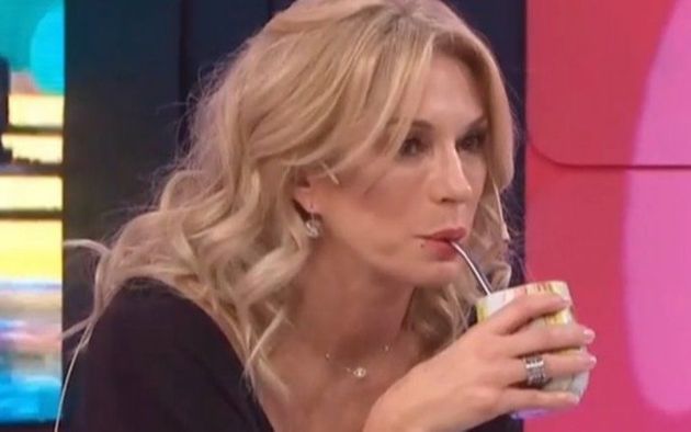 reynacami_'s tweet photo. Yanina Latorre 2017 pidiendo privacidad porque le fueron infiel 

Alsa Yanina Latorre ventilando la infidelidad de Wanda https://t.co/cCsfthULuY