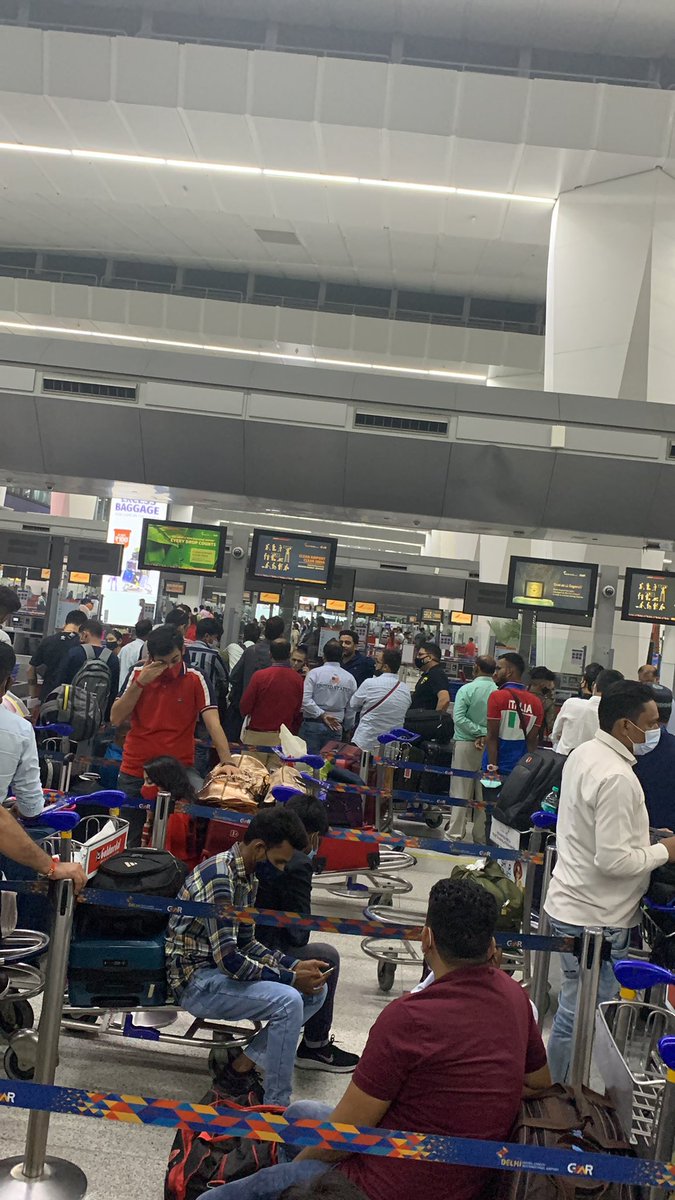 dkj_ca's tweet photo. @AjaySingh_SG please help the passengers who are waiting for your staff and services to resume for last two hours on flight sg705 to Dubai https://t.co/1ugUniVQs2