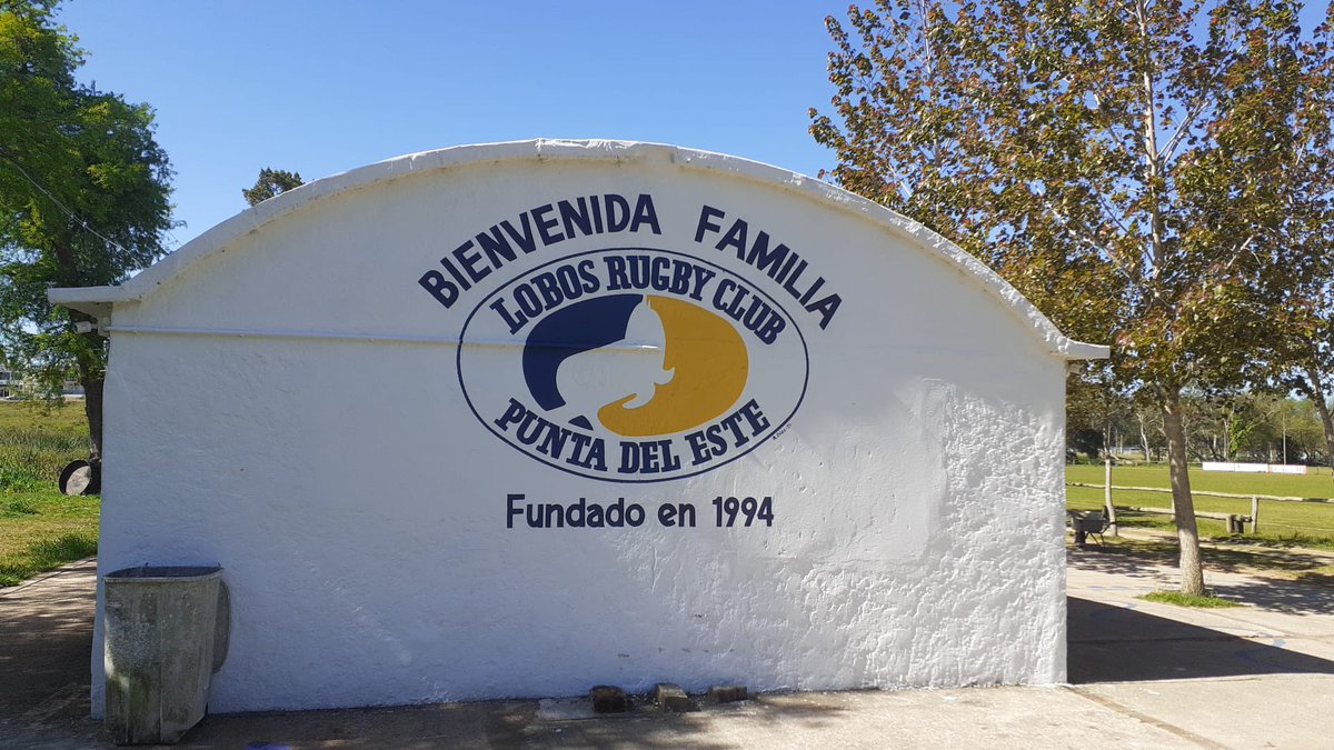 lobosclubpde's tweet photo. BIENVENIDA FAMILIA 💙💛

Nuevo mural en @lobosclubpde para que todos nos identifiquemos con nuestro escudo, nuestros colores y nos sintamos parte de la gran Familia Lobos!!! https://t.co/gz0vQrqxEJ