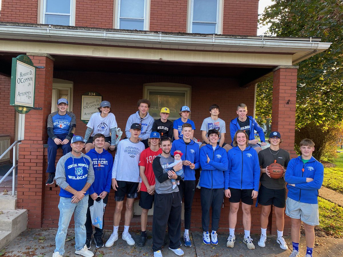 Squad deep for the Homecoming Parade and  <a href="/CentralMtnAD/">Central Mountain Athletics</a> - Always important that our players and supporters know they are welcome, wanted, and celebrated!! #LoveYall