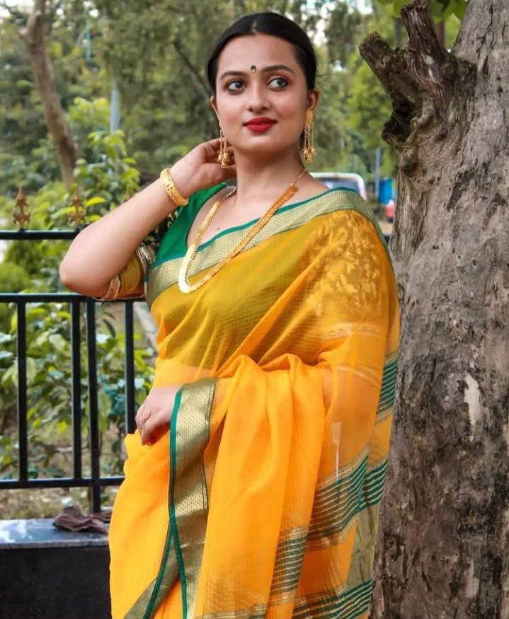 🥀🥀

......उसकी "ख़ुश्बू" से बेहतर कोई गुलाब नहीं ,जब भी छूता है मेरी "रूह" महक जाती है....!!! 
   ....#सुप्रभात #By #विशाल 🥀🥀