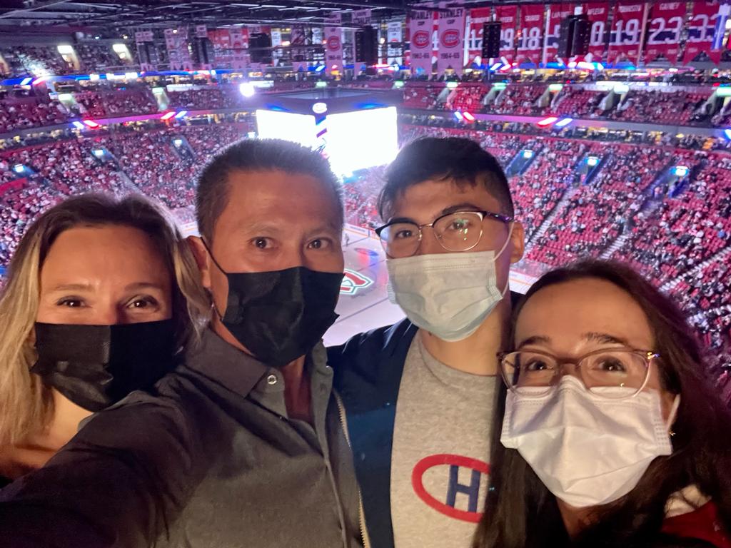 eli_mm07's tweet photo. It's been a while 🔵⚪🔴 Go habs go!! #habsselfie #habselfie https://t.co/QCymGxW54L