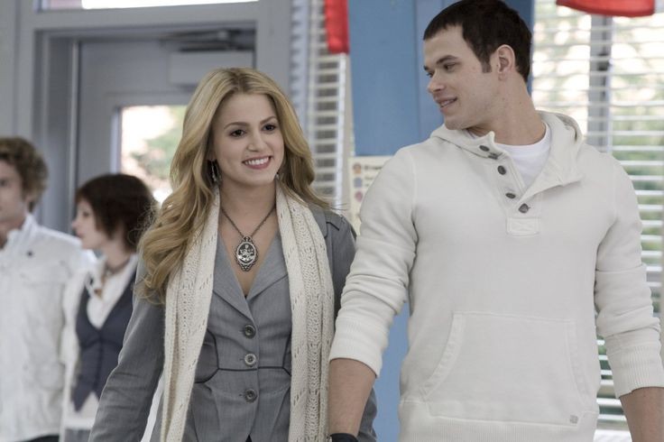 TwilightWarbot's tweet photo. Equipo Rosalie y Emmett ↭✾
@Rosalieblood y @vampi_musculoso https://t.co/atmqOy0ebB