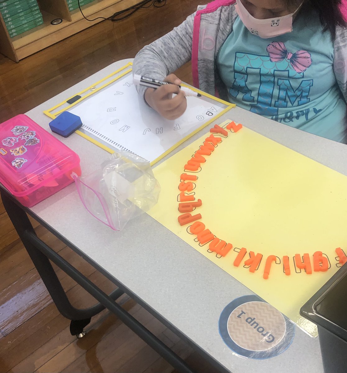 Jessicague08's tweet photo. My first graders are loving their literacy workstations! 📚✏️
@JeffersonES2 https://t.co/t3egT49XbL