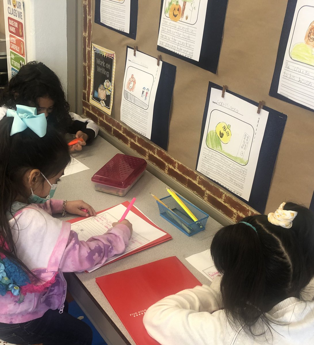 Jessicague08's tweet photo. My first graders are loving their literacy workstations! 📚✏️
@JeffersonES2 https://t.co/t3egT49XbL