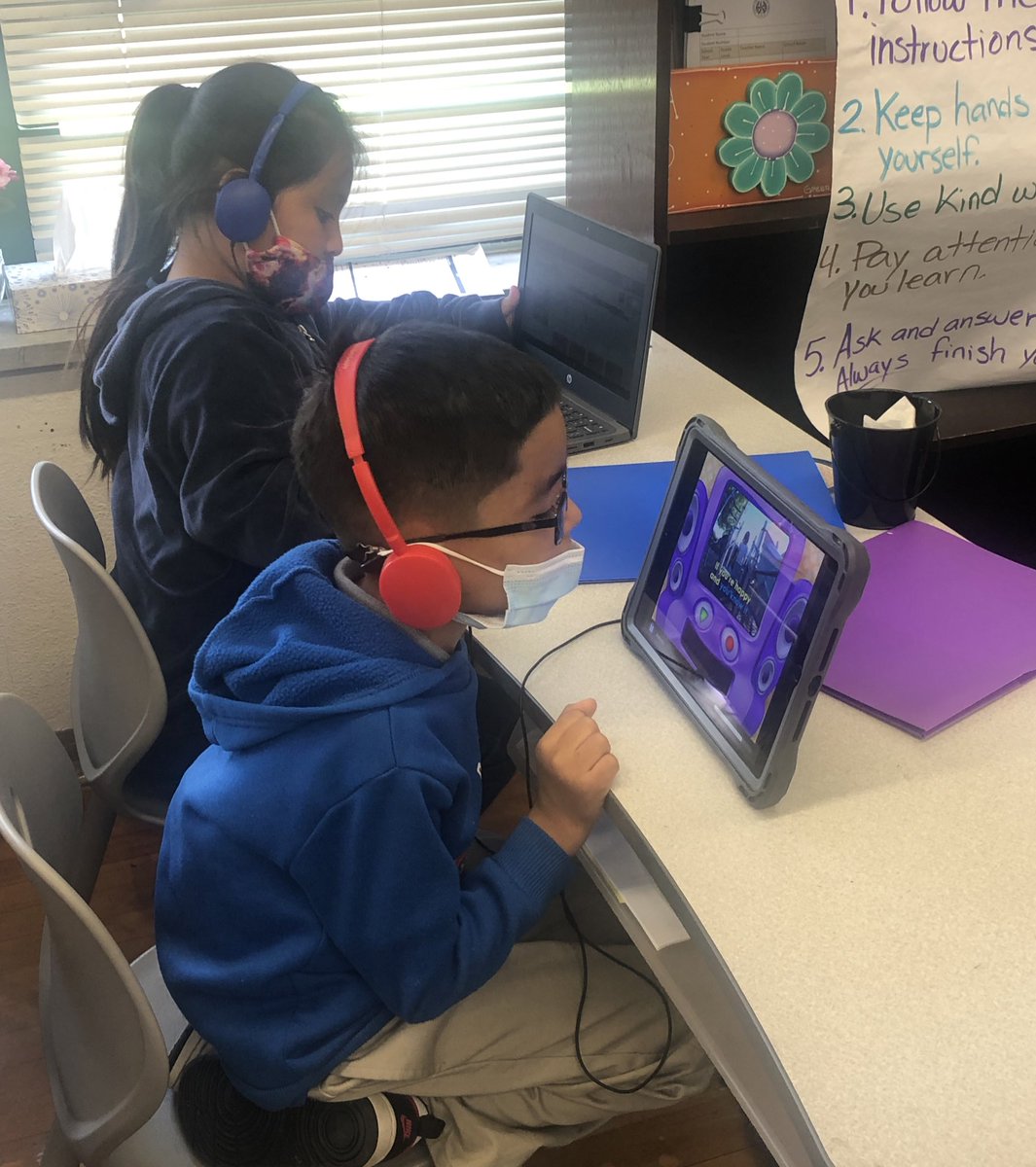 Jessicague08's tweet photo. My first graders are loving their literacy workstations! 📚✏️
@JeffersonES2 https://t.co/t3egT49XbL