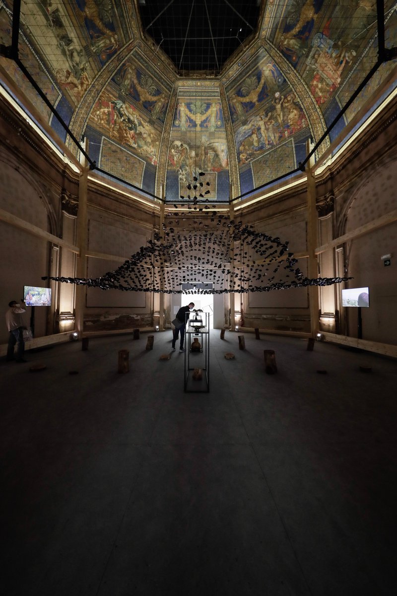 La Biennale di Venezia (@la_biennale) on Twitter photo #HowWillWeLiveTogether | Giardini
“A collection of obsidian stone hanging from the ceiling with sisal rope.”
<a href="/BureauCave/">Sig.ra Iolanda Castiglione🚶🧞🥴</a>: The Anthropocene Museum: Exhibit 3.0 Obsidian Rain
Visit the #BiennaleArchitettura2021 in #Venice until November 21.
🎟 → bit.ly/Tickets-Bienna… #HowWillWeLiveTogether | Giardini
“A collection of obsidian stone hanging from the ceiling with sisal rope.”
<a href="/BureauCave/">Sig.ra Iolanda Castiglione🚶🧞🥴</a>: The Anthropocene Museum: Exhibit 3.0 Obsidian Rain
Visit the #BiennaleArchitettura2021 in #Venice until November 21.
🎟 → bit.ly/Tickets-Bienna…