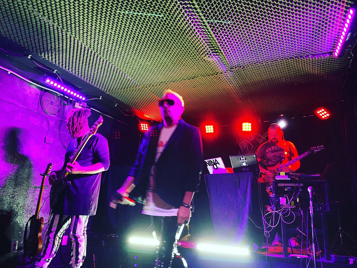 NinaHologram's tweet photo. 14-10-2021

Somos Nina Hologram

#ninahologram #electroclash #fiesta #live #destruccion https://t.co/sHy4SJlCgU