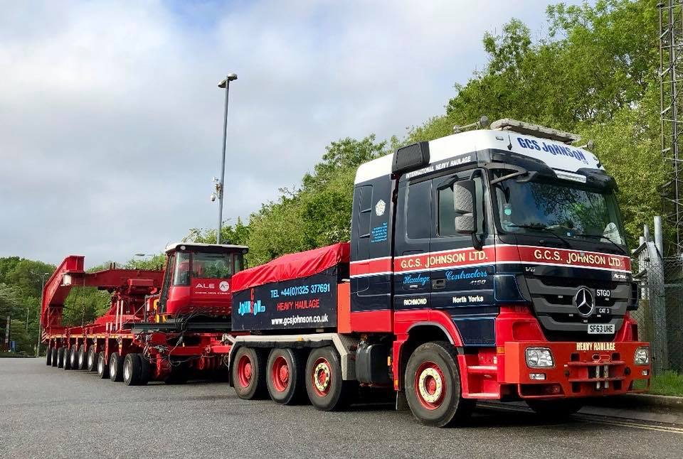 HeavyLiftHQ_'s tweet photo. GCS Johnson pulling one half of an ALE Girder Bridge Trailer.
#GCS #GCSJohnson #ALE #GirderBridge #MercedesTrucks #HeavyTransport https://t.co/yJZmDWUnG9