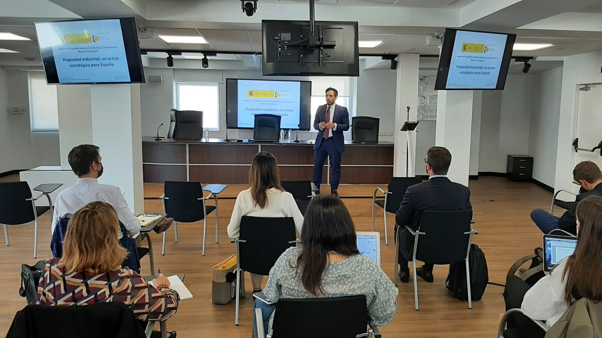 PONSescuela's tweet photo. Crónica ✒️ @joseagceledonio, en #PONSEscuela: “La propiedad industrial es ya un activo estratégico para España” https://t.co/nVGMNut7ZQ #MasterClass #MasterIP https://t.co/6XWf0R4zF1