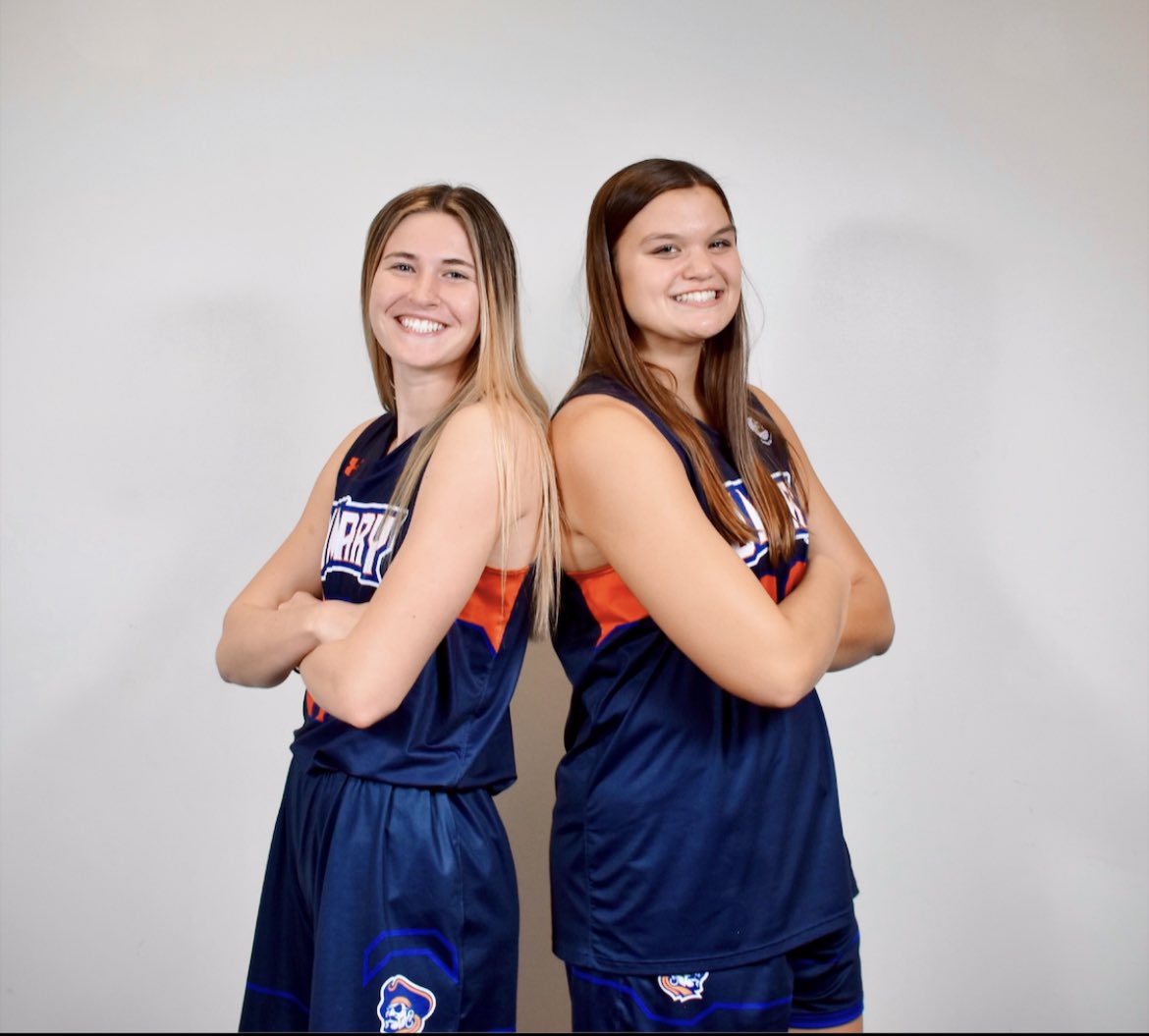 chloeepfau's tweet photo. Thank you @UMaryWomenBball for such a fun visit yesterday! @neumania_UMARY @brookelemar https://t.co/8S0gylNz7y