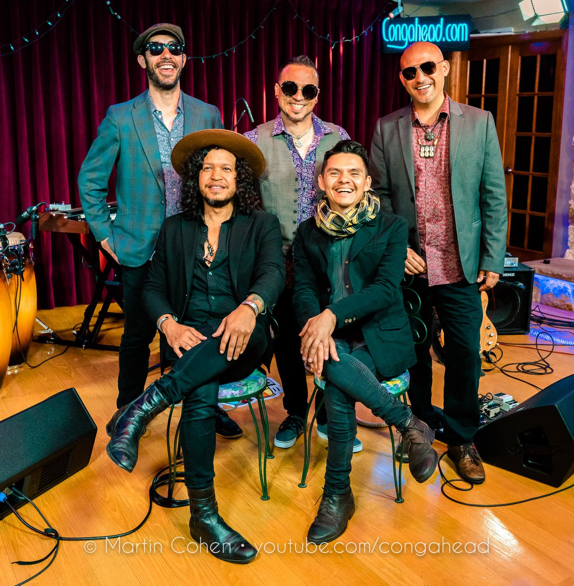 jasonmarck's tweet photo. I am NUTS for @DosSantosChi. Hear about their upcoming record release show and check out a song from the new album on Chicago's @intlanthem TONIGHT on @WBEZ's weekly eclectic music show #RadioZ 9pm cst 91.5 in Chicago, streaming globally at https://t.co/YuULWul8jk https://t.co/JnjerranE7