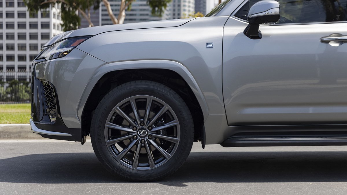 Lexus's tweet photo. To us, luxury without limits in the all-new #LexusLX means comfort, style and performance wherever you go. What does it mean to you? #ExperienceAmazing 

Learn more: https://t.co/fEG5oNhDHC https://t.co/Asfl7PMkMg