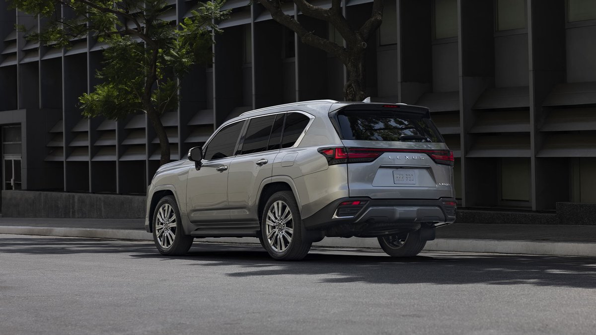 Lexus's tweet photo. To us, luxury without limits in the all-new #LexusLX means comfort, style and performance wherever you go. What does it mean to you? #ExperienceAmazing 

Learn more: https://t.co/fEG5oNhDHC https://t.co/Asfl7PMkMg