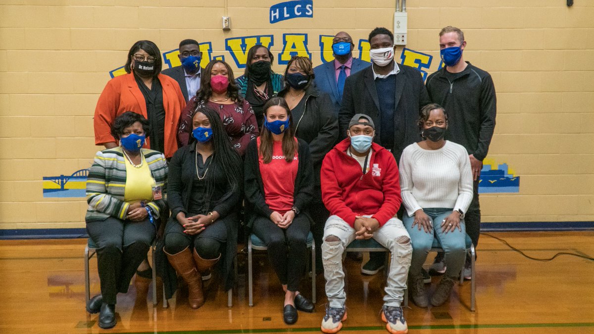 MilwaukeeMPS's tweet photo. Check this out! Thank you @DoorDash and Urban Underground for the $25,000 gift. The $25,000 donation will support schools in District 4 in the 53206-zip code. #MPSProud

Read more about at https://t.co/brx3XTvKJJ https://t.co/XBAbGM5aRj