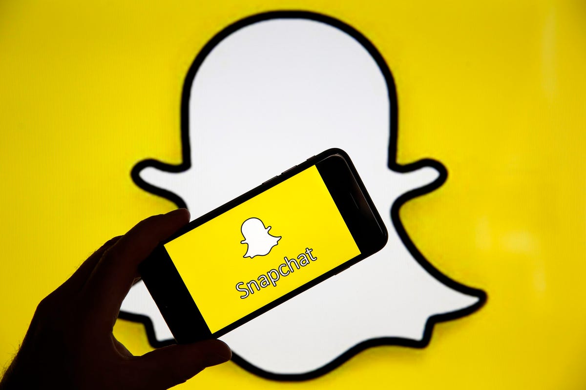 socialgearapp's tweet photo. https://t.co/3awcxguyQU Snap Shares Plunge Over 25% After New Apple Policy Hurts Quarterly Revenue https://t.co/vcJ2Ea9gol #marketing #business https://t.co/7BBHh95O0z