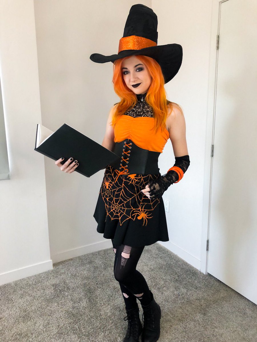 Cahlaflour's tweet photo. Halloween Mikaela Reid cosplay from @DeadByBHVR. 🧡

#DeadbyDaylight #DBD https://t.co/P5ivFzkBep