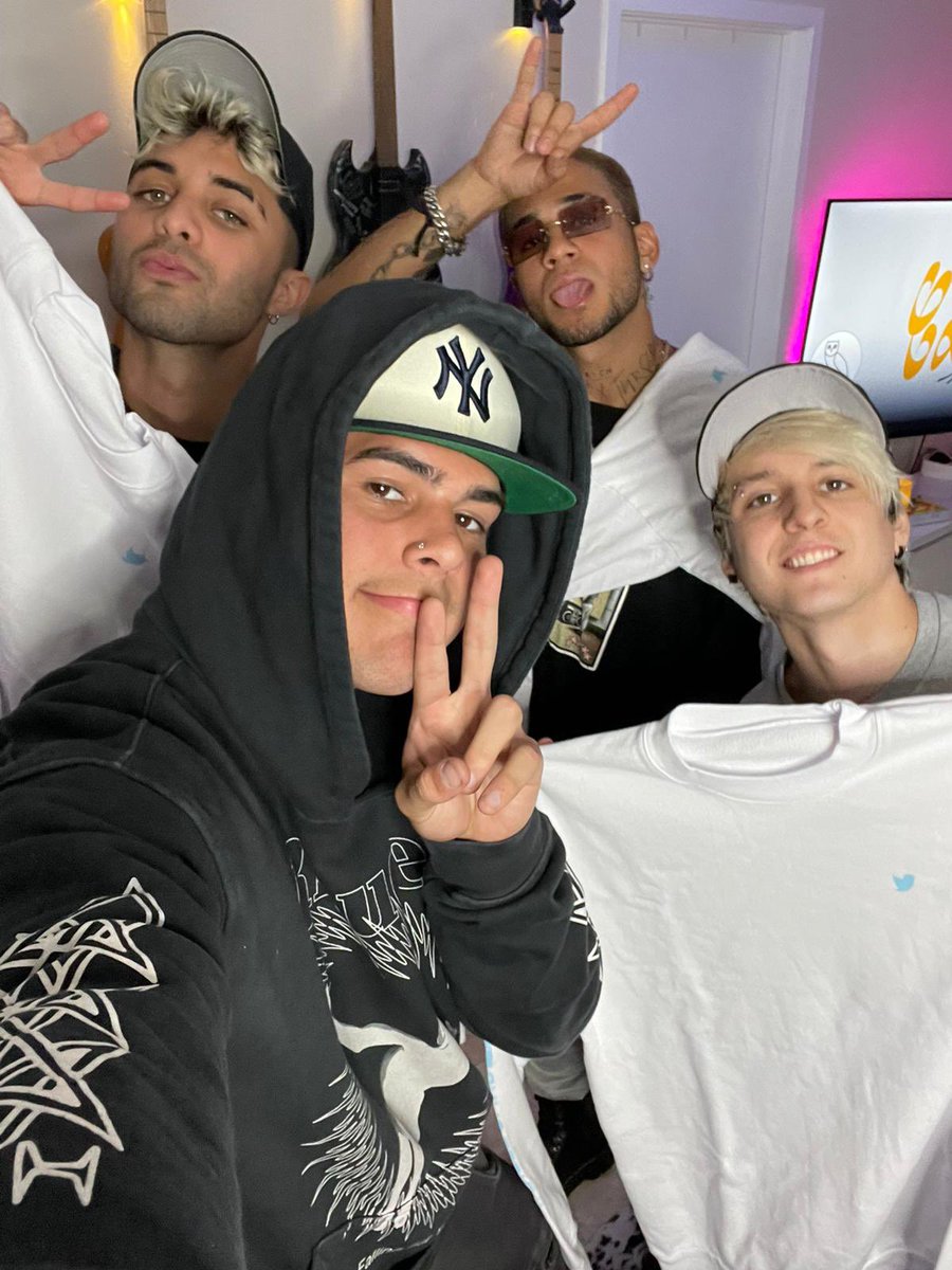 CNCOmusic's tweet photo. Thanks @Twitter 🤍 https://t.co/CkVY3SOkFP