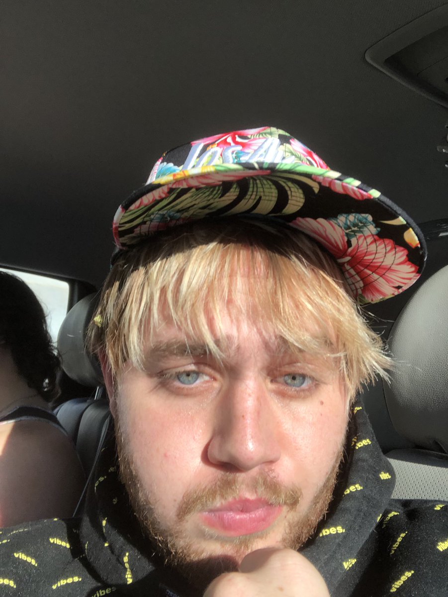 NateLn__'s tweet photo. cali changing my life https://t.co/QWlDtRLJIh