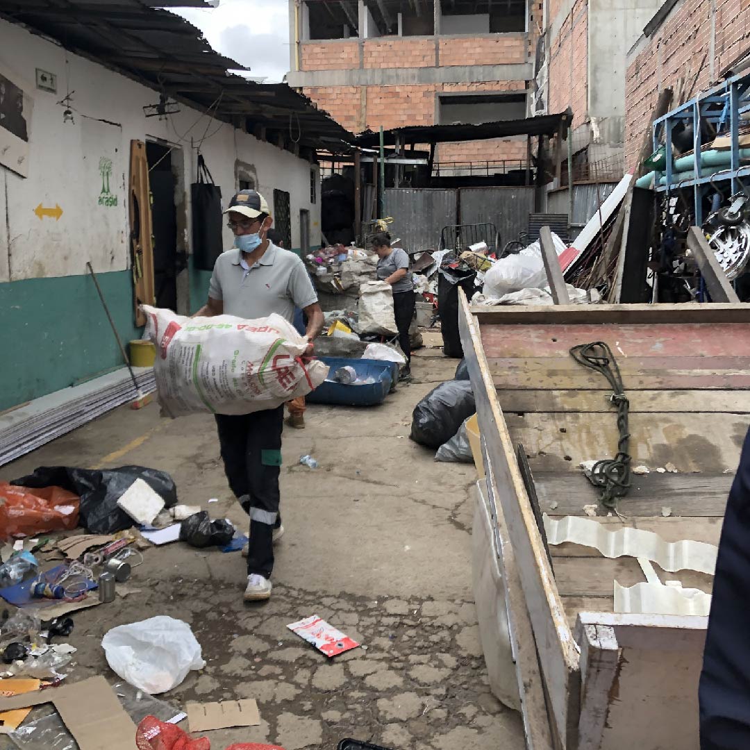 Estamos desarrollando un proyecto de #Logística Inversa y #Reciclaje con la EMPRESA enmarcado dentro del #PREVEC Proyecto Empleos Verdes en la Economía Circular.  @VerdeGiz_Co

Que conoces de Logística Inversa en la #economiacircular

#reciclaje #prototipado #sostenibilidad