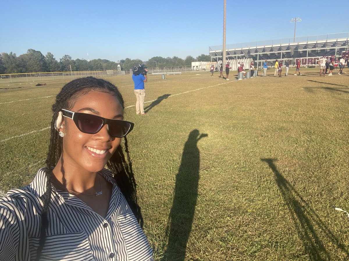 AmirMassenburg's tweet photo. Out at I.C. Norcom High School w/ @CraigLoperWAVY shooting practice footage! 🏈 https://t.co/7yGcc9EMuA