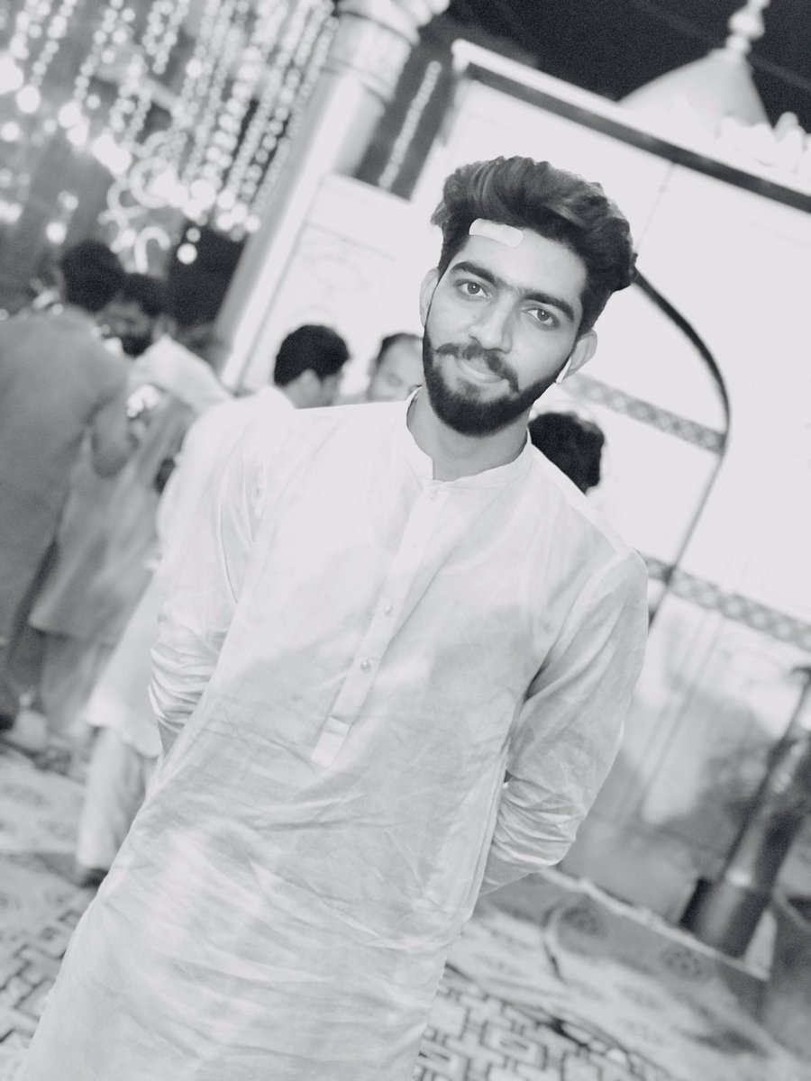 AhmerCheema41's tweet photo. منزل سب کی اللّٰہ ہے
محبت،غم،آزمائش تو سفر کا حصہ ہے
🌸❤️ https://t.co/6JaANz6BFS