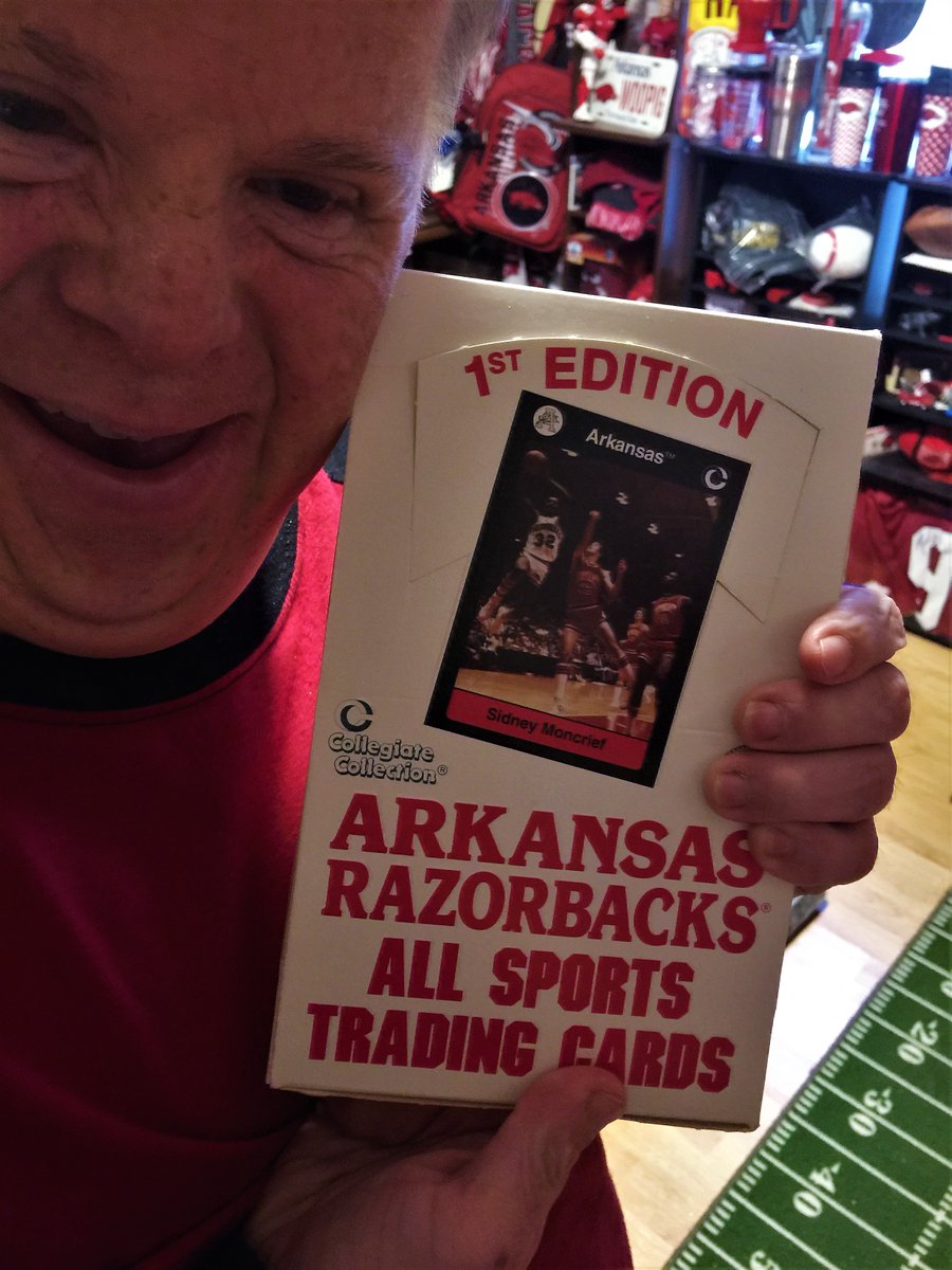 CanaanSandy's tweet photo. HOLY ๐ฎ! 4GOT I HAD @ArkRazorbacks ๐ผ๏ธCARDS 4 @TheJoeJohnson7 @JoeAdams_3 @thepeytonhillis @KnileDavisBall #CobiHamilton & @ArkRazorbacks #1 CARDS ๐ฎ https://t.co/QgiRZil5hu