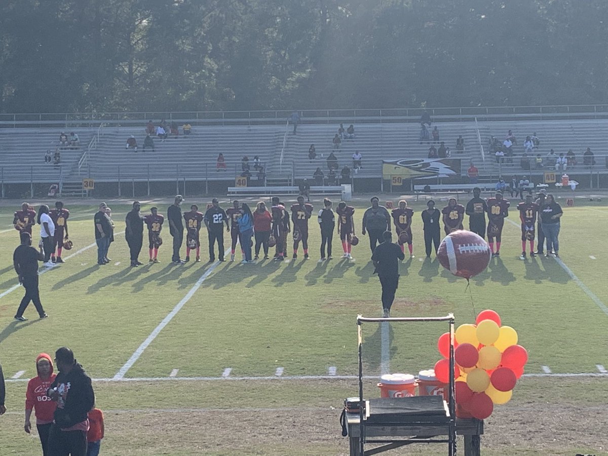 DBMS_Hawks's tweet photo. It’s a great day for a #HawkHomecoming We are so proud of our student athletes and grateful for the support of their families! #HawkNation @CumberlandCoSch https://t.co/sQnPsqmnWb