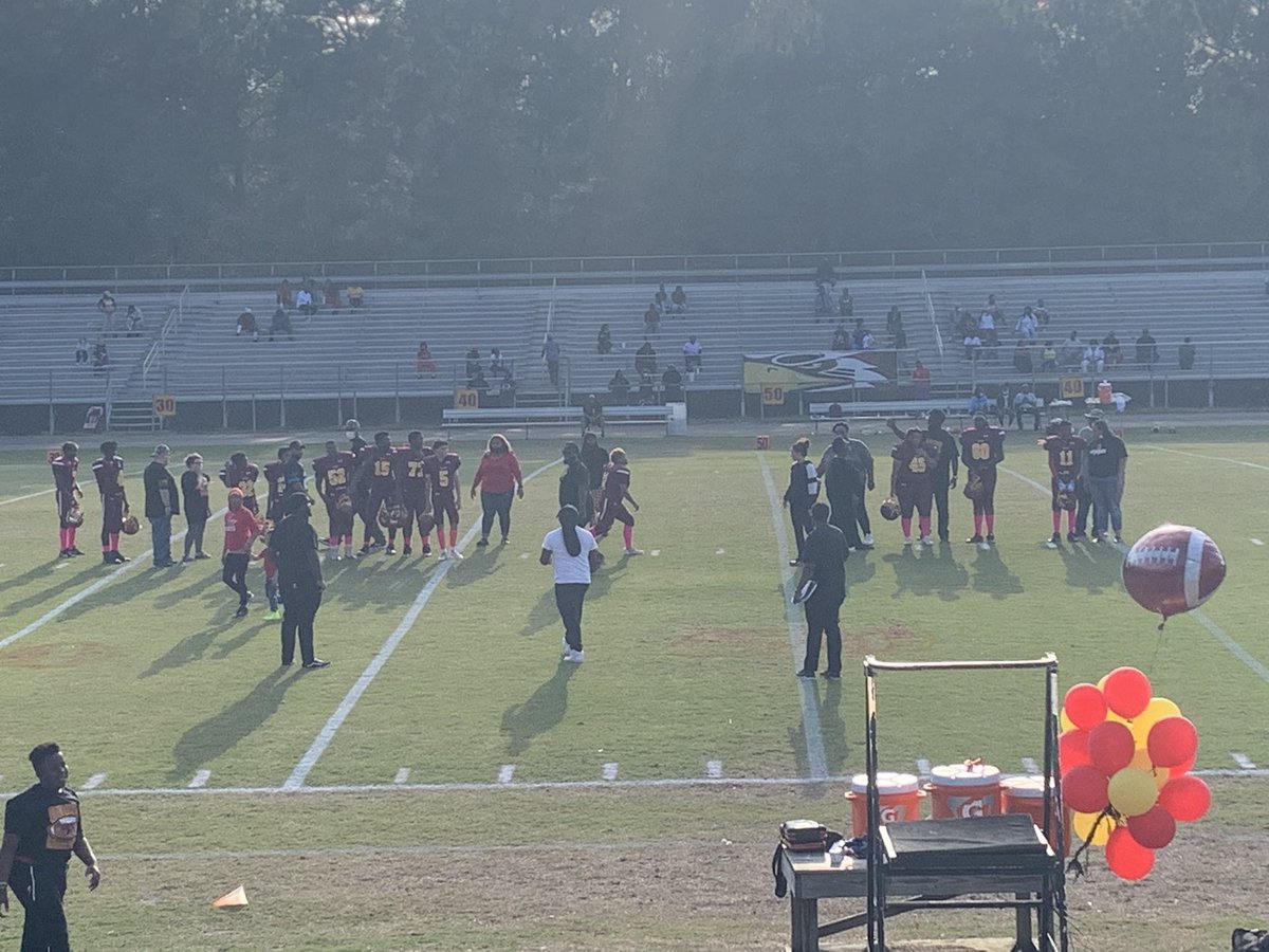 DBMS_Hawks's tweet photo. It’s a great day for a #HawkHomecoming We are so proud of our student athletes and grateful for the support of their families! #HawkNation @CumberlandCoSch https://t.co/sQnPsqmnWb