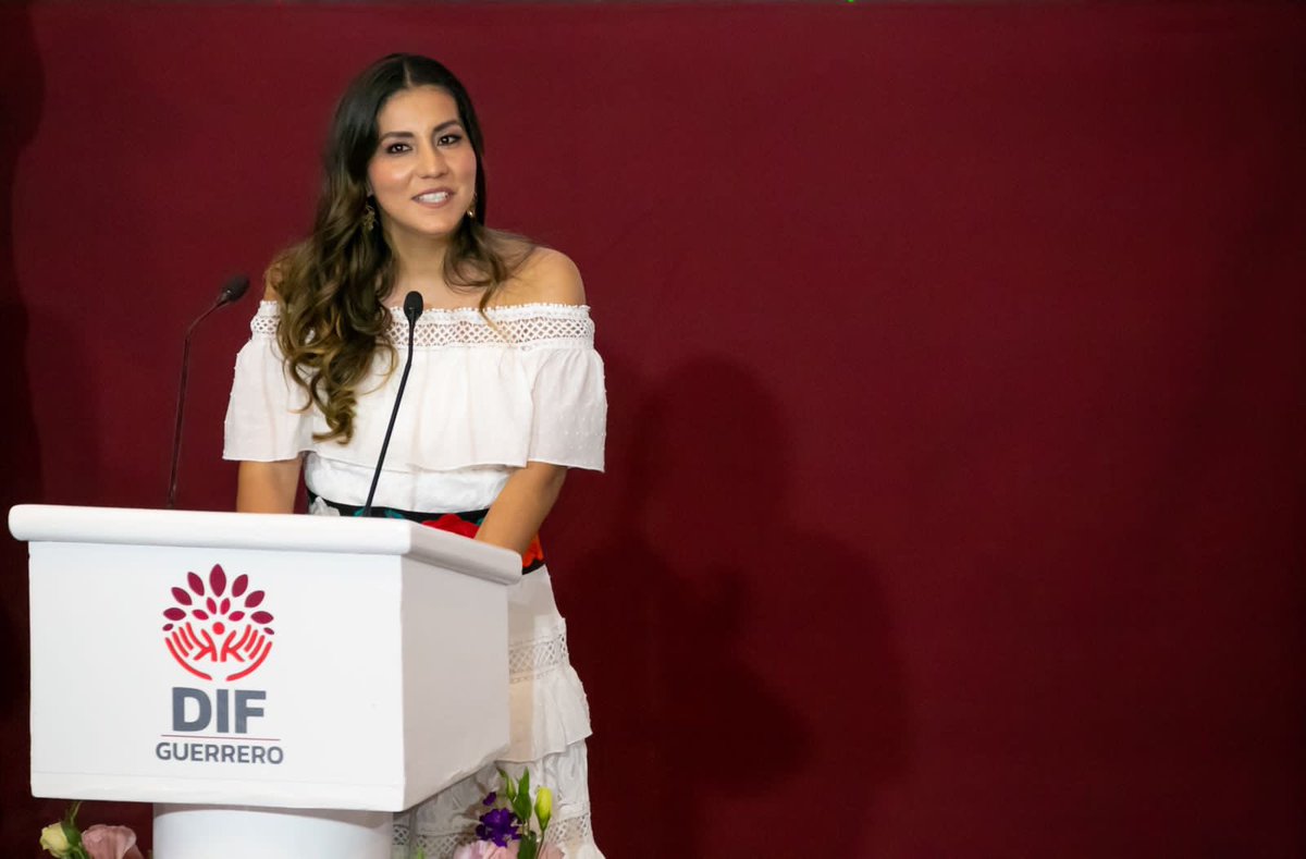 La gobernadora <a href="/EvelynSalgadoP/">Evelyn Salgado Pineda</a> realizó la instalación y toma de protesta del Patronato <a href="/DIF_Gro/">DIF Guerrero</a> que presidirá la Ing. Liz Adriana Salgado Pineda, de quienes resaltó la voluntad y compromiso para atender a los sectores más vulnerables del estado de Guerrero.