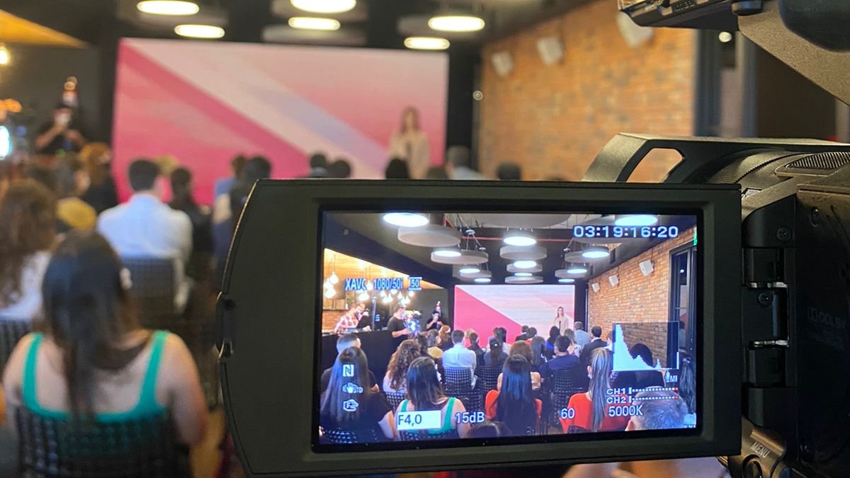 ¡Viví el minuto a minuto del Demo Day!

👉 Conocé a los finalistas y sus propuestas de primera mano. 

Se anuciará hoy al ganador de #Accelerator100 2021 🤩

📲 Conectate: bit.ly/LiveAccelerato…