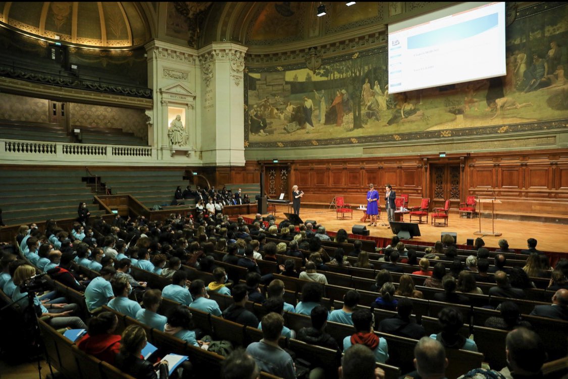 sarahelhairy's tweet photo. 10 ans ça se fête 🎂 ! 10 ans au service de l’égalité des chances, 10 ans au service de l’égalité des possibles. 

Merci et 👏 à la #fondation @EgaliteChances. https://t.co/Si53e43bVm
