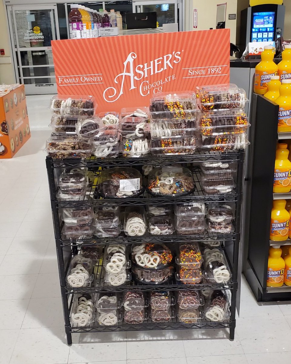 AshersChocolate's tweet photo. I spy some Asher's! 👀

One fine local retailer you can find us in is MARTIN'S Food Markets in Rising Sun, MD! Stop by and grab all of your favorite Asher's today!

#AshersChocolateCo #Martins #RisingSunMD https://t.co/7Dm8Ha6PSj