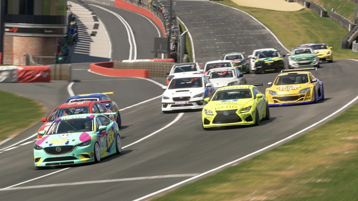 nine_five_4's tweet photo. It was a real TOCA shootout tonight! Pushed all the way by @chauspain @NJCDevelopments and @norramot but managed to hold on for the win! #27racers #TSR @RacingStrawbz https://t.co/fhCMer94Qx