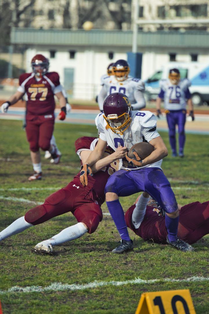 Sevilla_Linces's tweet photo. From the city of Seville....

#8 Tonino! 💜💛🏈

#NationalTightEndsDay

📸 @RoberBHFoto

¡Somos Sevilla, somos Linces! https://t.co/GjG78yG1TL