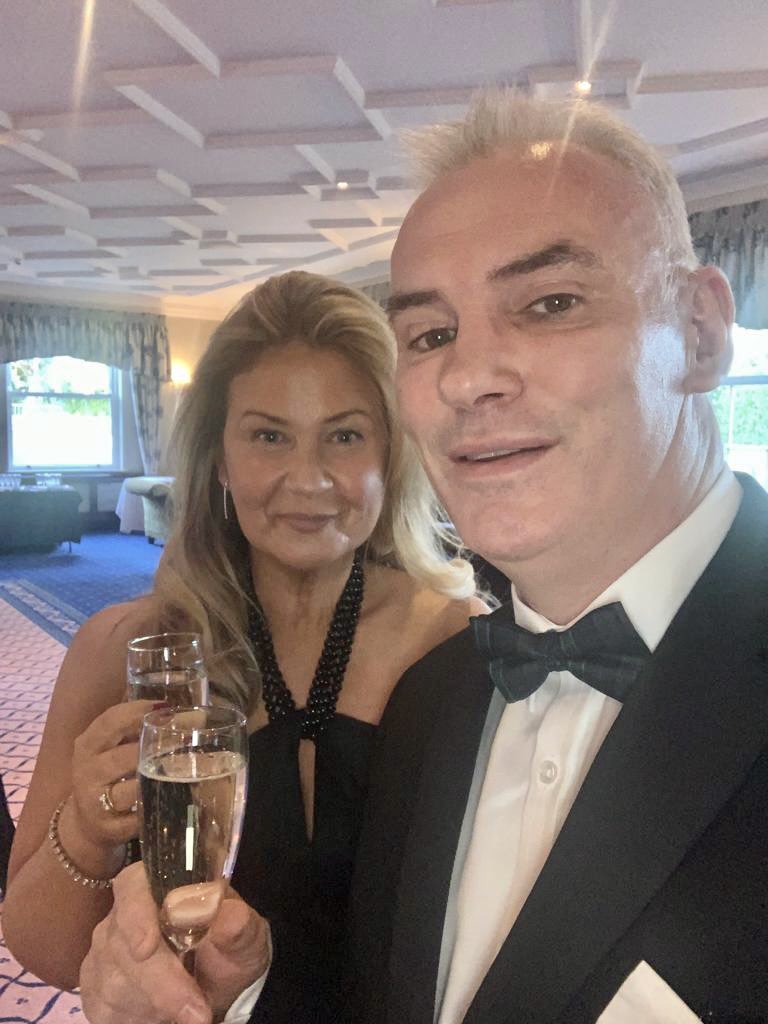 CreatureComfpet's tweet photo. Wow 🤩 meet the 2021 UK independent pet retailer! Thank you, thank you, thank you!! What a team &amp; customers we have!  🤩🤩🤩🤩🤩🤩 #pifawards2021 https://t.co/L8bBFcYtCB