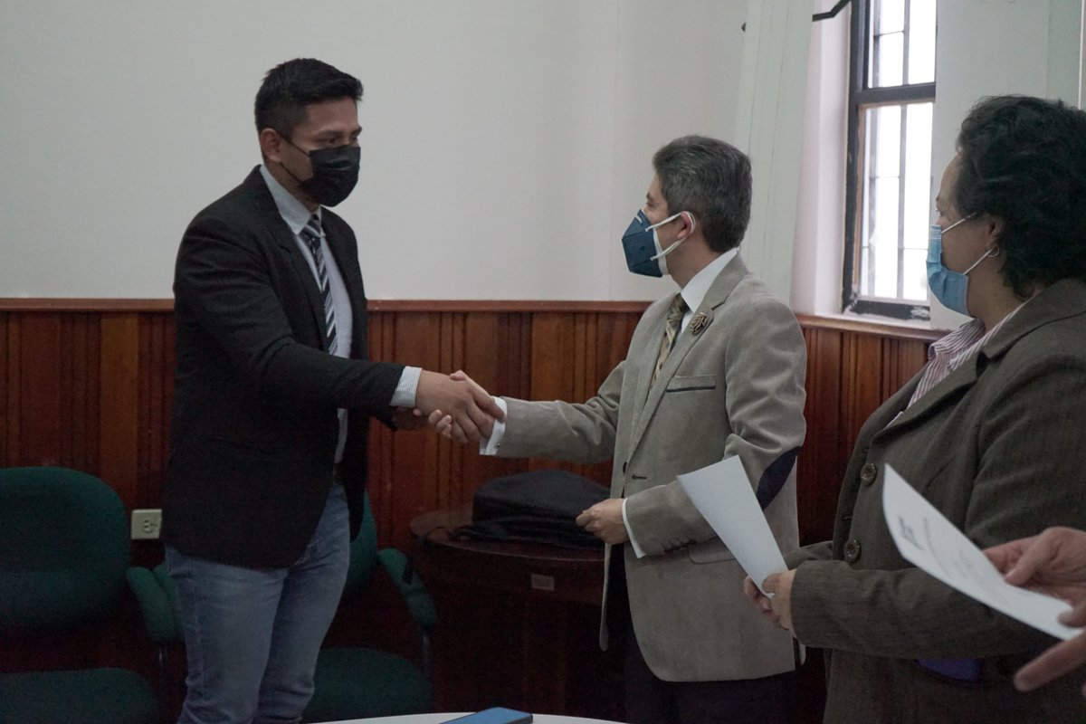 udecuenca's tweet photo. #NoticiasUCuenca | la U, a través de su Comunidad Microsoft y la colaboración de varias organizaciones estudiantiles del país, desarrollaron el proyecto Historial Clínico Electrónico.
Un proyecto de vinculación con la colectividad a nivel nacional. | https://t.co/eMxFzBfhb7 https://t.co/KAQmToAjmr