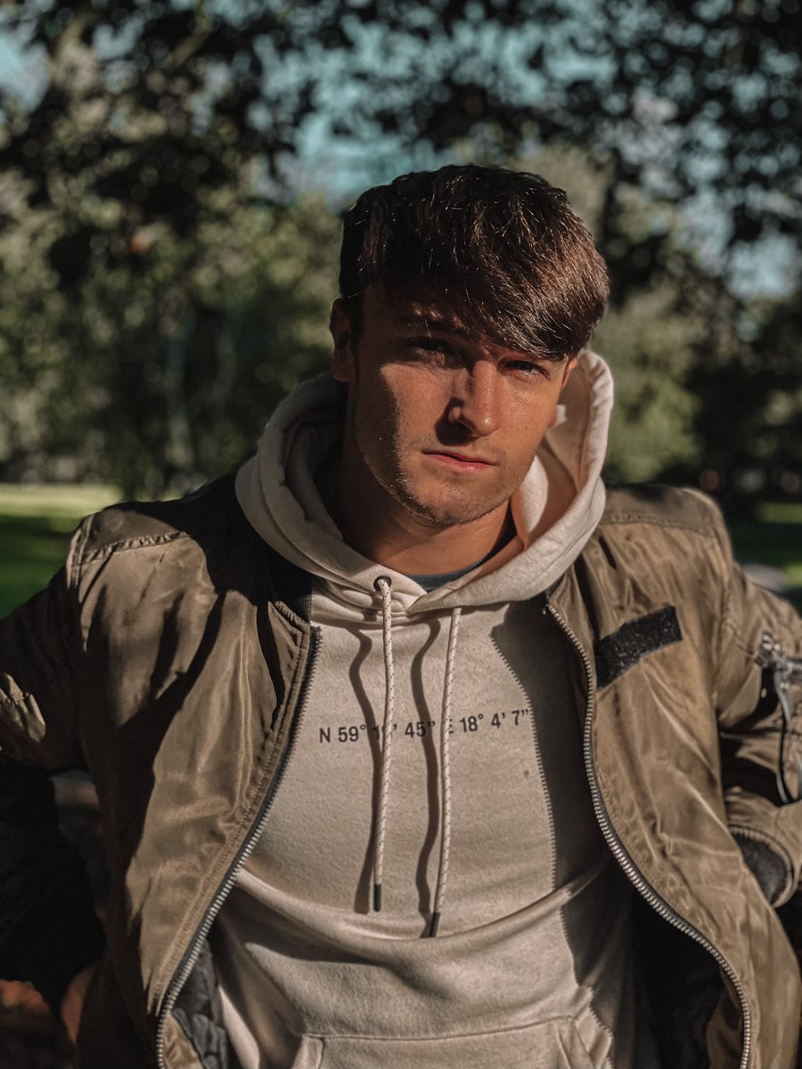 WrittenByJoe__'s tweet photo. It’s getting wayyy too cold 🥶🍂 https://t.co/SXnNPlKhtV