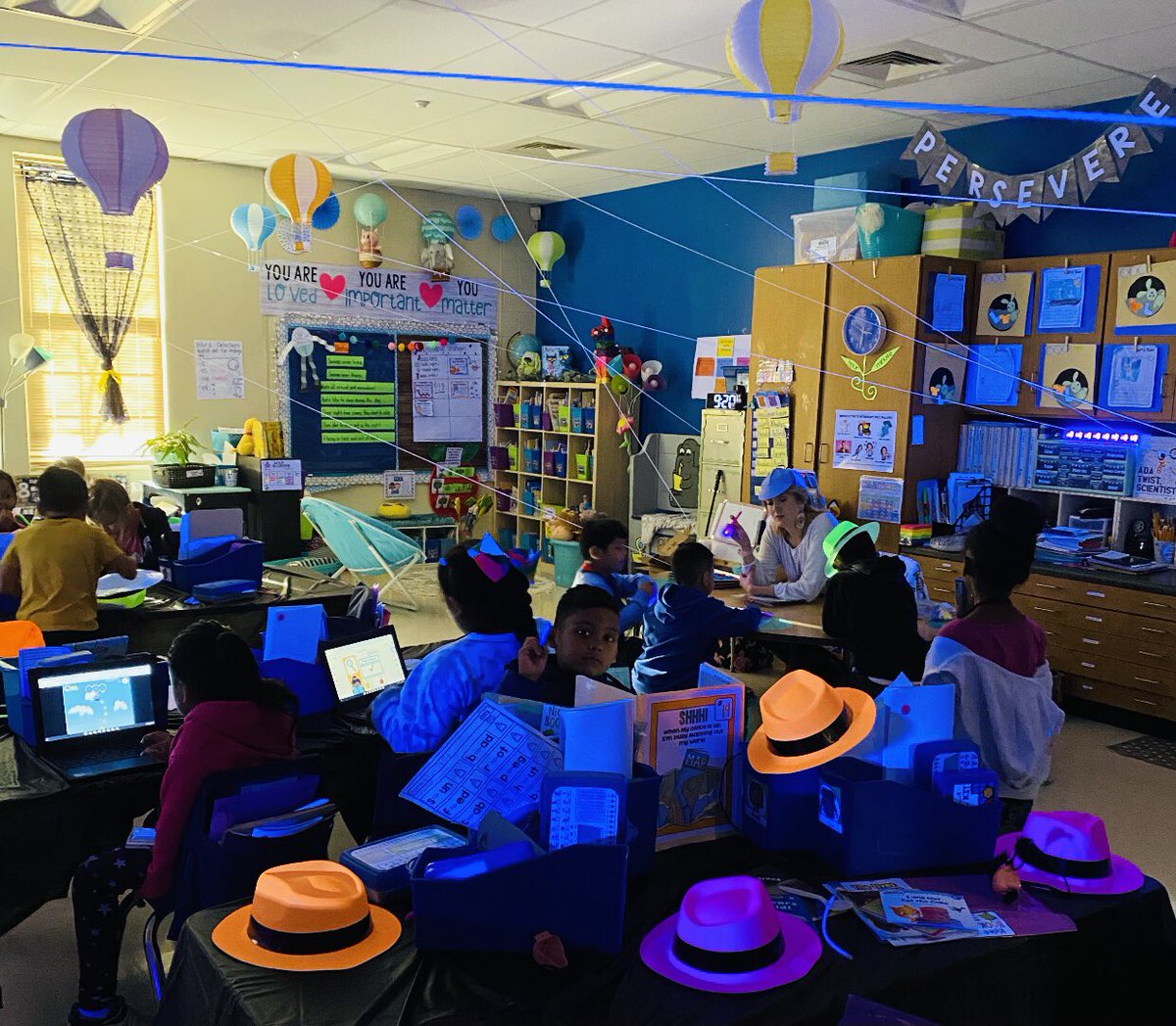 SoaringInFirst's tweet photo. These word detectives worked hard today! #RockYourSchool #MonaviewMoments https://t.co/T8bYy3RU4f