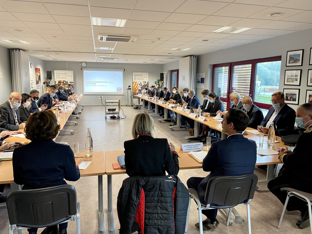 EURALOGISTIC's tweet photo. Images du 2é Comité Interministériel Logistique (#CILOG) sous la Co-Présidence des Ministres @AgnesRunacher et @Djebbari_JB  avec présence de l'impressionnant collectif de @fr_logistique. Fierté d'un événement national accueilli sur le Pôle @EURALOGISTIC https://t.co/7Ha4rI6LRv