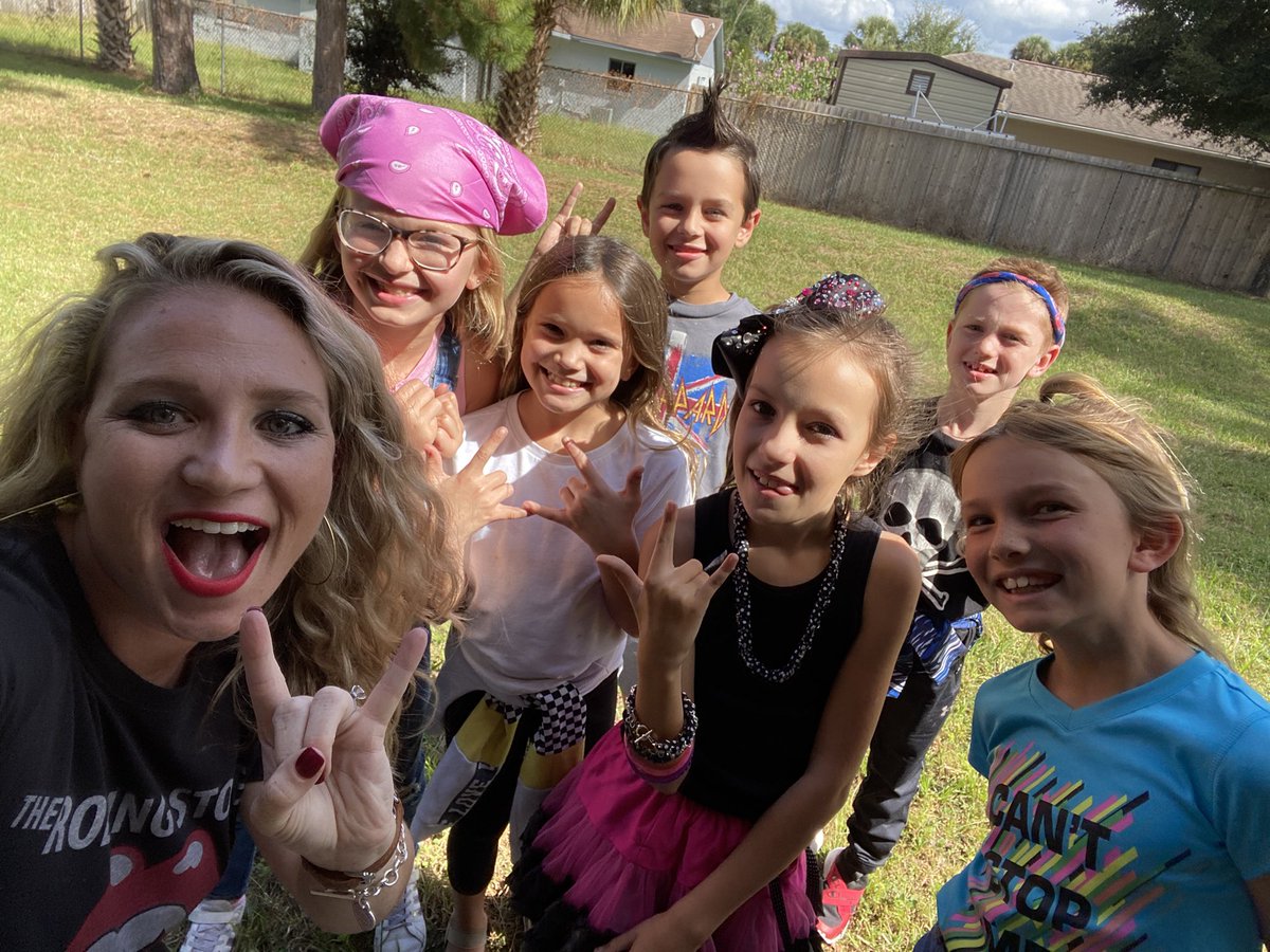 RachelSecord's tweet photo. Rock your school day! #scesbobcats @scesbobcats https://t.co/F7YKaPkpxE