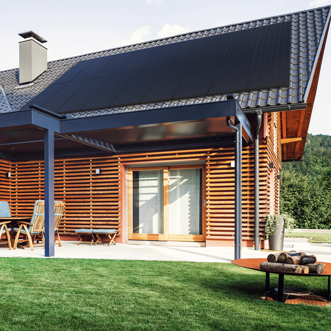 SunPower's tweet photo. Which version of solar panels do you prefer? SunPower’s signature all-black panels or the highly-efficient white backsheet panels? #BetterCleanerEnergy #Solar https://t.co/8TXmpvVAQb